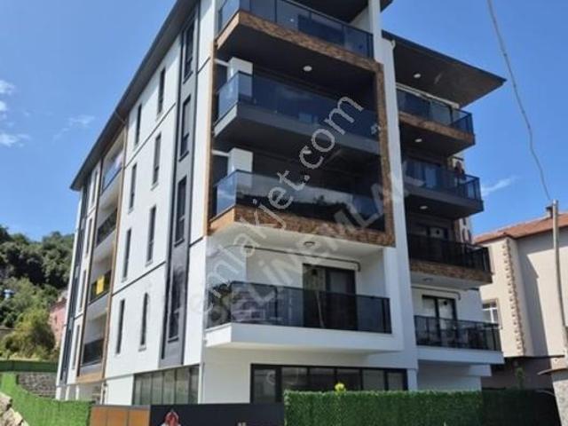 Pelin Emlaktan Kemer Mevkiinde 2+1 Sıfır Kiralık Daire