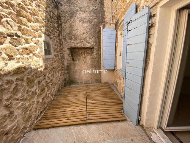 PELISSANNE MAISON DE VILLAGE T3 75.15 m2 TERRASSE