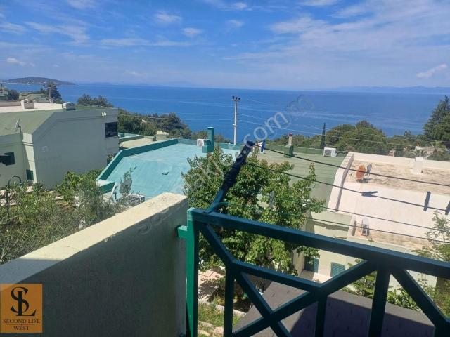 Pelitköy Sahilde Site İcinde Dubleks Villa