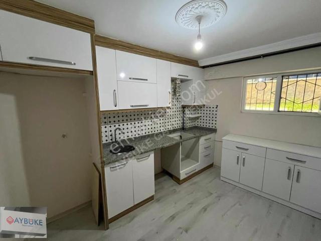 Pelitlibağ'da 105 M2 2+1 İçi Yapılı Daire