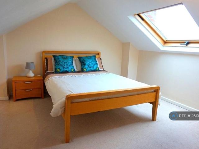Pell Street, Reading, RG1 3 bed terraced house to rent £1,950 pcm £450 pw