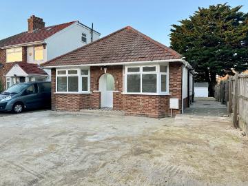 Pepys Way, Cambridge CB3, 3 bed bungalow to rent, £2,000 pcm | PrimeLocation