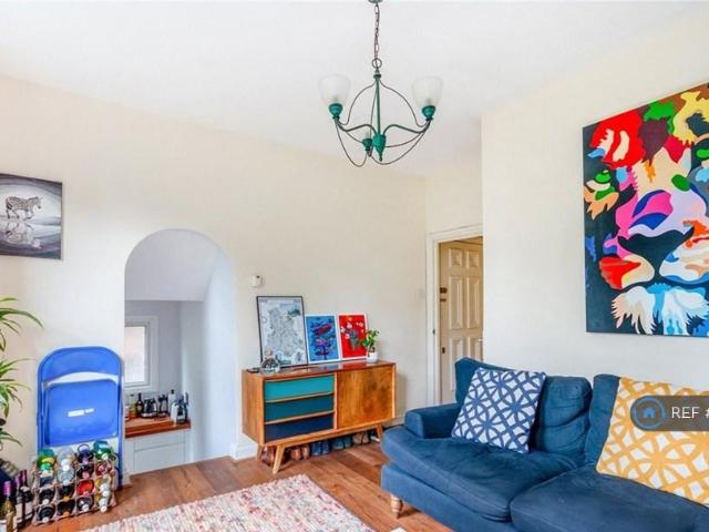 Pepys Road, London, SE14 1 bed in a flat share to rent £900 pcm £208 pw