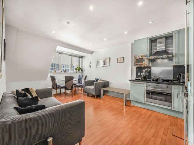 Pepys Street, Tower EC3N, 1 bed flat to rent, £2,500 pcm | PrimeLocation