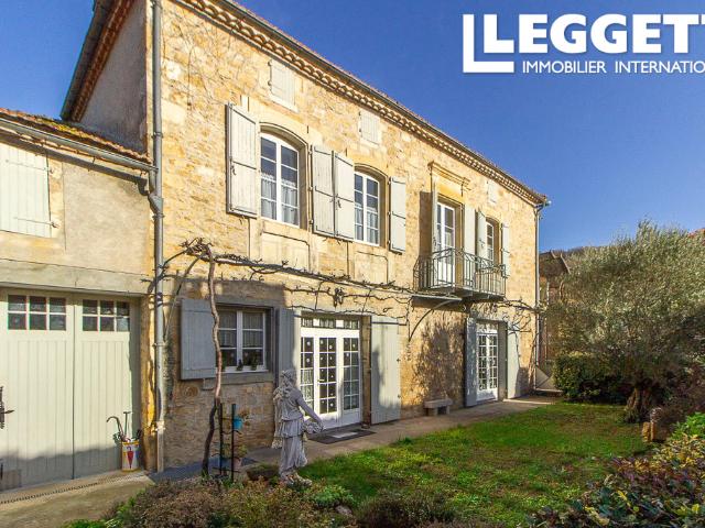 Pépite de Village: Élégante Maison de Maître avec Jardin et Dépendance au Cœur de Duravel, Prête à Vivre