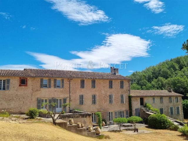 Domaine viticole confidentielle 20 ha en Provence 780m² Entrecasteaux