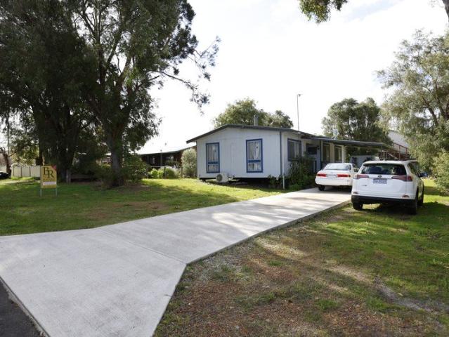 Peppermint Cottage: Neat, Central Living & R20 Duplex Potential on a Massive 956m² Block!