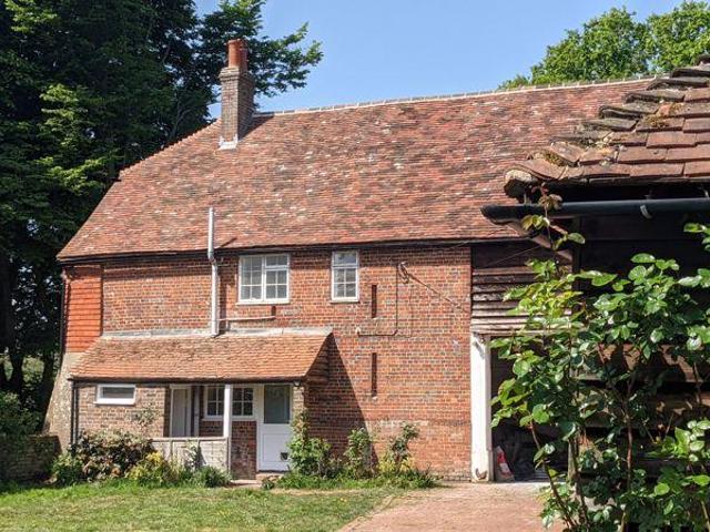 Peppers Lane, Ashurst 3 bed character property to rent £1,750 pcm £404 pw