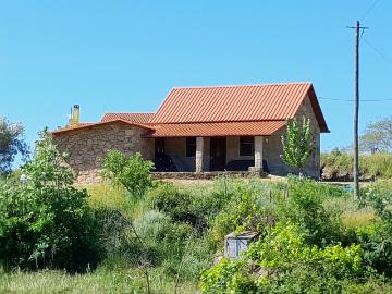 Pequena casa de fazenda com caráter 100m² Belmonte e Colmeal da Torre