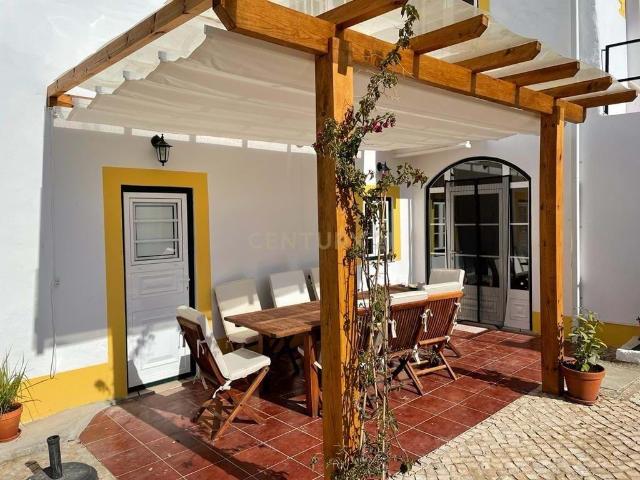 Pequena Quinta ou Terreno com Moradia T4 na Labrugeira Alenquer
