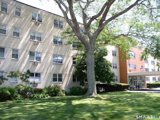 Pequot Ave Apt E, New London, Condo For Sale