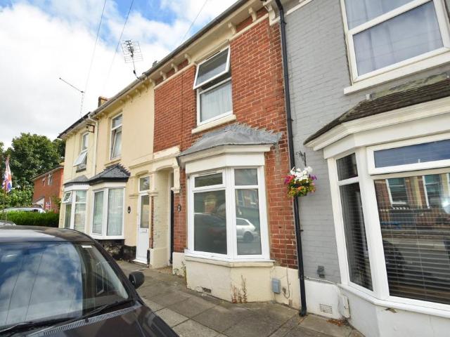 Perth Road, Hampshire PO4 2 bed terraced house to rent £1,250 pcm £288 pw