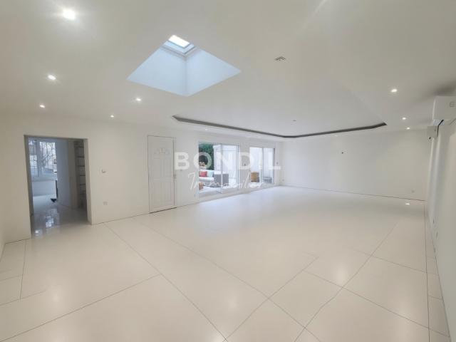 Pertuis en exclusivité Appartement T5 155 m2 de plain pied avec jardin et parking