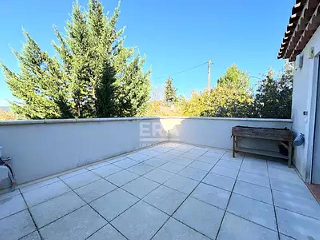 Pertuis 84120 Achat / Vente appartement 2 pièces t2 au dernier étage terrasse