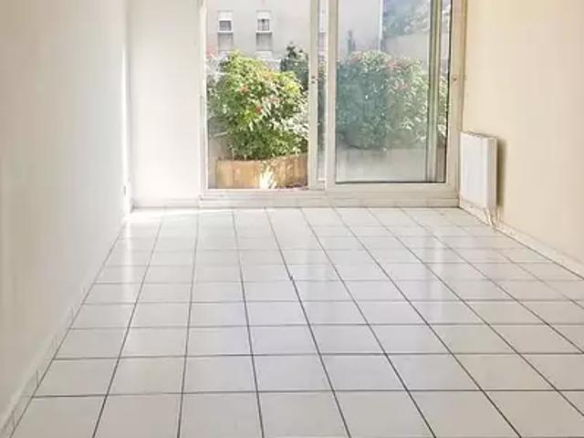 Pertuis 84120 Achat / Vente appartement 2 pièces t2 terrasse cave
