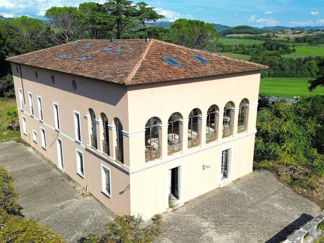 Perugia. Splendida villa del Xix secolo con parco di 4 ettar. 1750m² Perugia