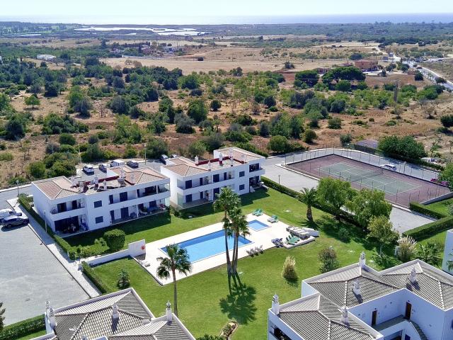 PÊRA SEA VIEW WITH POOL by HOMING