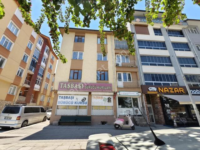 Pera'dan Emek Mh. Ertaş Caddesi Üzerinde 4+1 Kiralık Daire