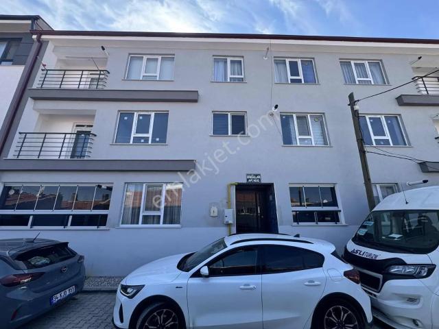 Pera'dan Esentepe Mah. Teı Yakını Kiralık 2+1 Ara Kat Daire