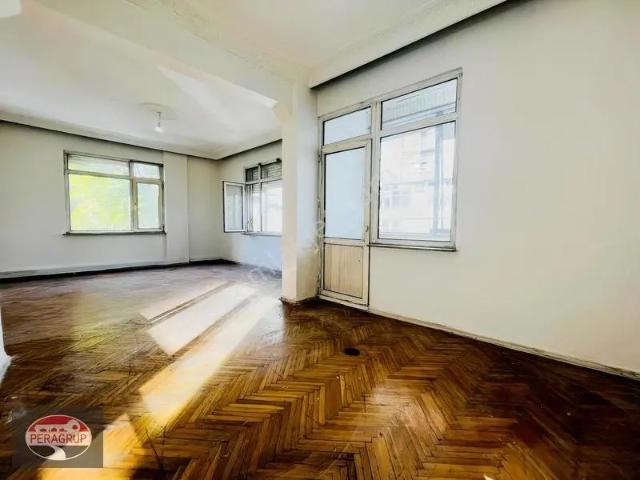 {peradan} Fikirtepe Hızırbey Cad. Üzerinde 2+1 Kiralık Daire