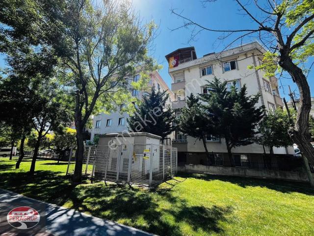 {peradan} İstiklal Mah Asansörlü otoparklı Etrafı Açık 2+1 Daire