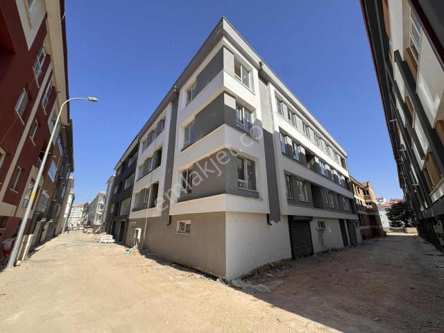 Pera'dan Sütlüce Mah. Eğitimciler Cad. Yakını Kiralık 2+0 Daire