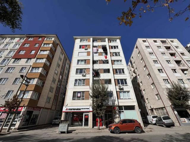 Pera'dan Zafer Mah. Büyükpark Karşısı Satılık Eşyalı 2+1 Daire