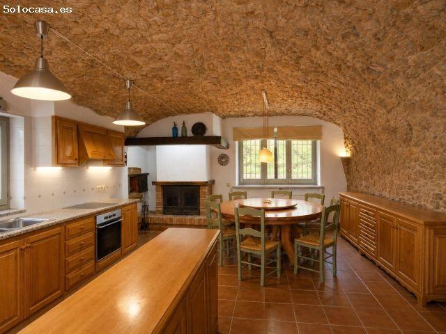 PERATALLADA | Exclusiva masía del siglo XVIII restaurada con esencia original en el corazón del Baix