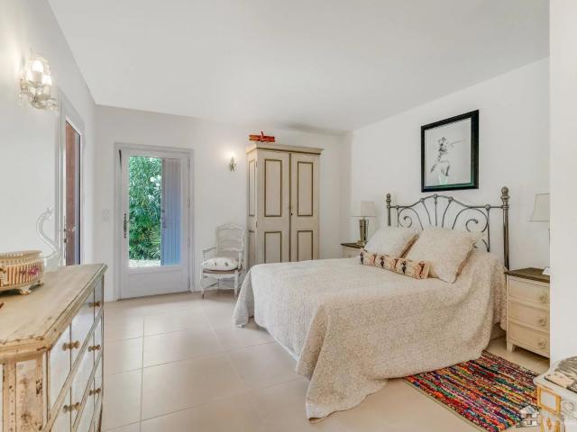 Niché dans le quartier le plus recherché et prestigieux de S. 310m² Sainte Maxime