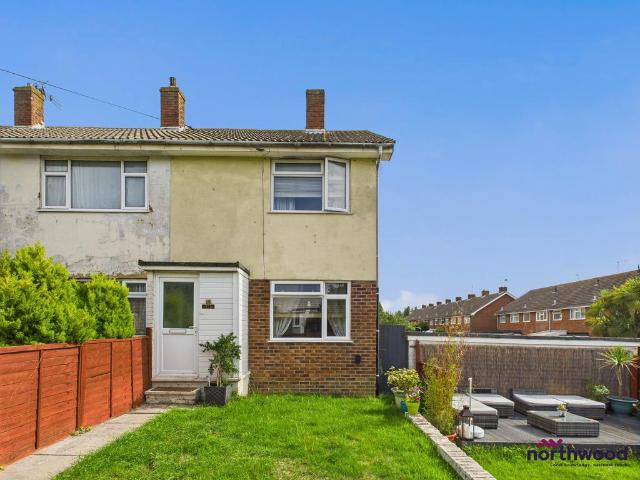 Percival Road, Hampden Park. 2 bed terraced house to rent £1,250 pcm £288 pw