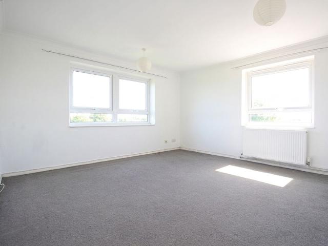 Percy Gardens, Isleworth TW7, 2 bed flat to rent, £1,700 pcm | PrimeLocation