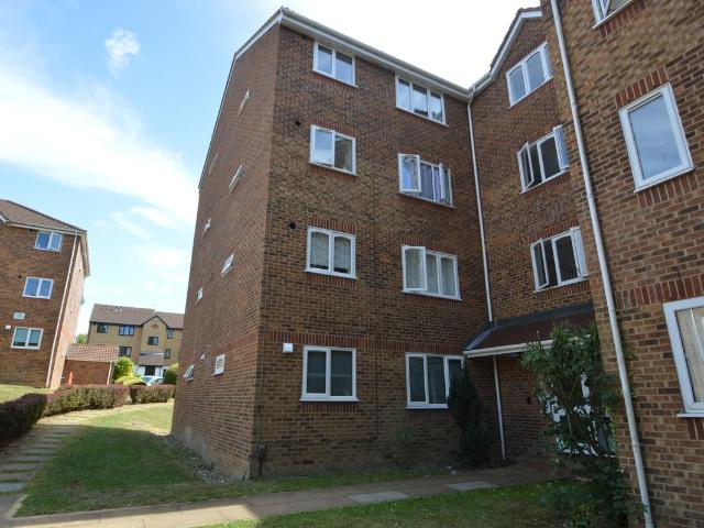Percy Gardens, Worcester Park KT4, Studio to rent, £1,190 pcm | PrimeLocation