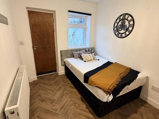 Percy Road, Leicester, LE2 1 bed apartment to rent £745 pcm £172 pw