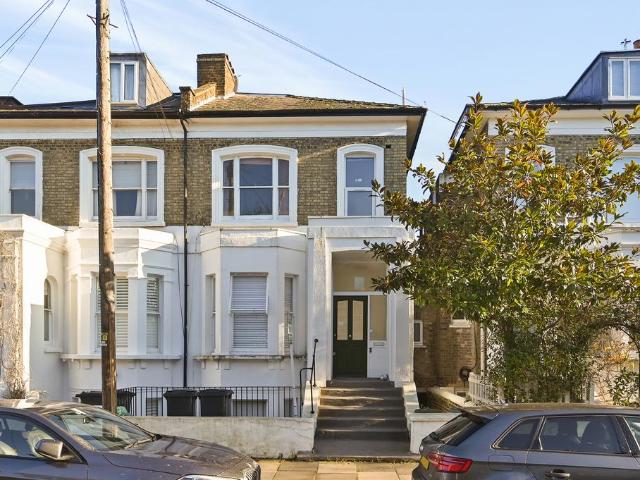 Percy Road, London W12 1 bed flat to rent £1,950 pcm £450 pw
