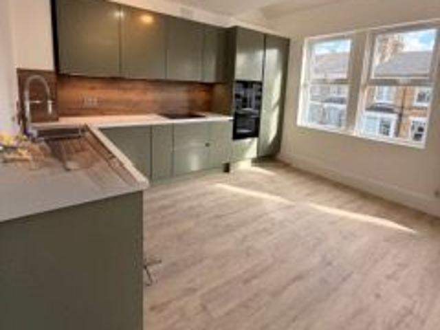 Percy Road, London W12, 4 bed flat to rent, £4,500 pcm | PrimeLocation