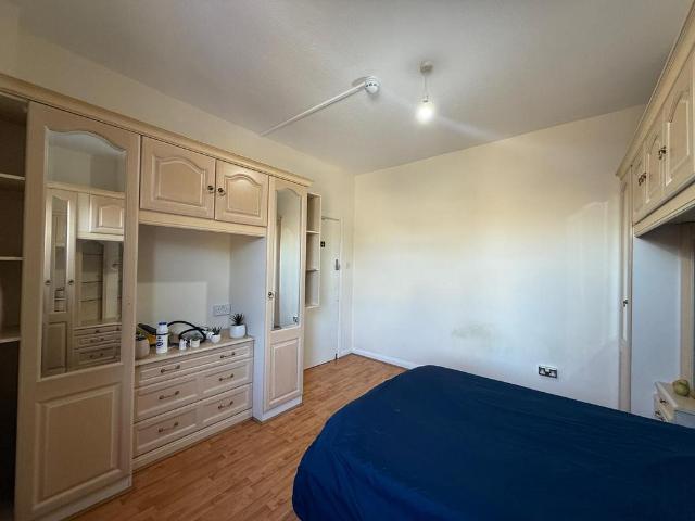 Percy Road, London, N12 1 bed in a house share to rent £900 pcm £208 pw