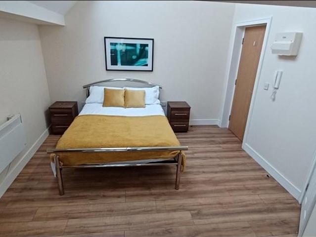Percy St, Stoke On Trent, ST1 Studio to rent £560 pcm £129 pw