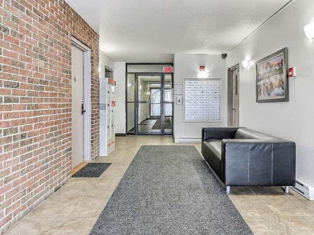 Père Marquette Apartments — apartment/condo