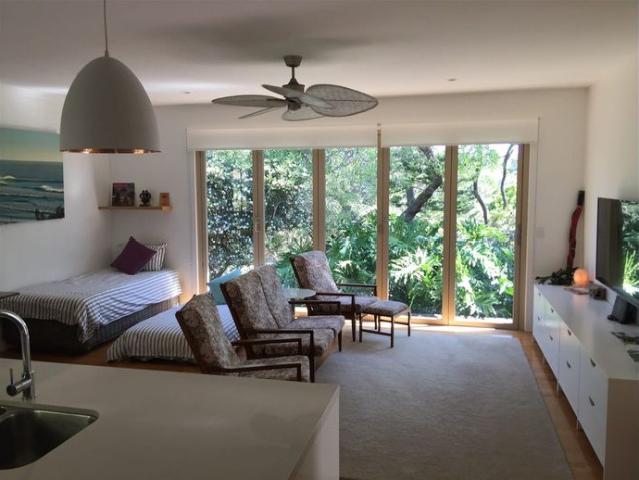 Peregian Beach Designer Cottage 400 metres from the beach