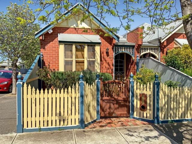 Perfect Northcote Location