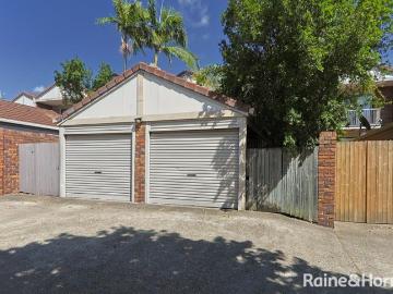 PERFECT OPPORTUNITY, INVESTORS, SINGLES, COUPLES, WALK TO SHOPS, BUS STOP NEARBY