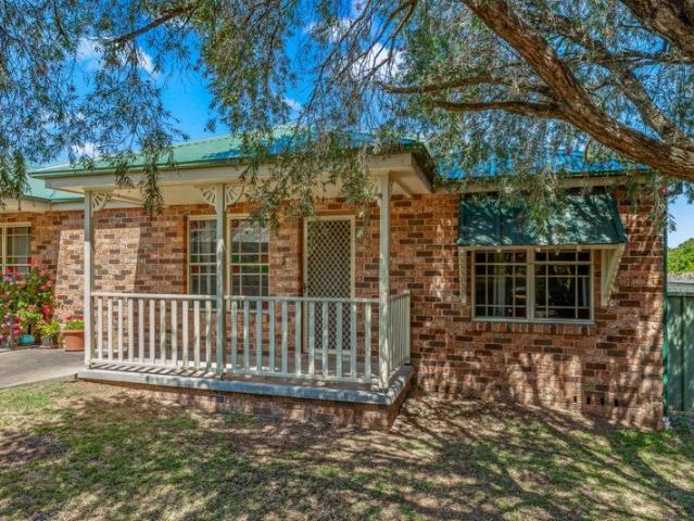 Perfect Blend of Convenience & Low Maintenance Living in The Heart of Singleton!