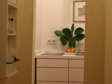 Perfect & bright studio with Gardenview, Frankfurt Amsterdam Apartments for Rent