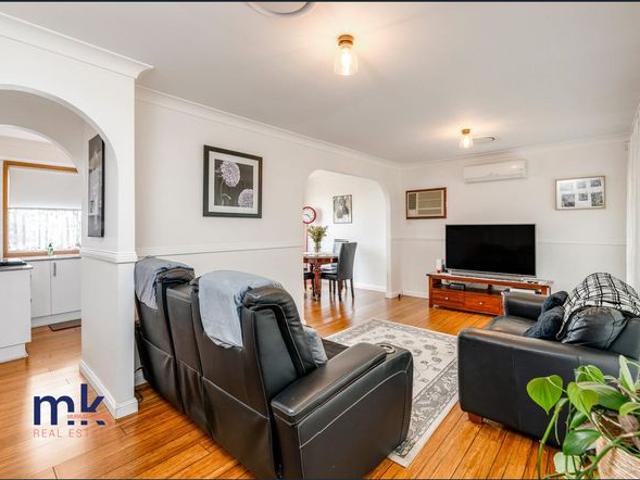 Perfect Cul De Sac location on a 676m block!