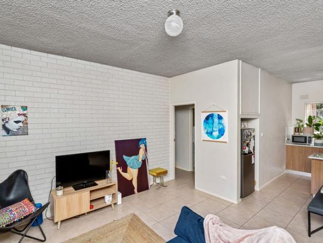 PERFECT CENTRAL LIVING OPPORTUNITY