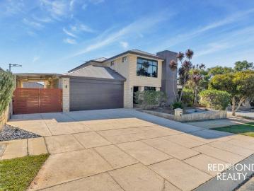 PERFECT COASTAL BLEND FOR FAMILY LIVING  PARKS, SCHOOL, BEACH, IT'S ALL HERE!
