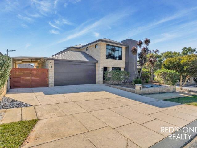 PERFECT COASTAL BLEND FOR FAMILY LIVING  PARKS, SCHOOL, BEACH, IT'S ALL HERE!