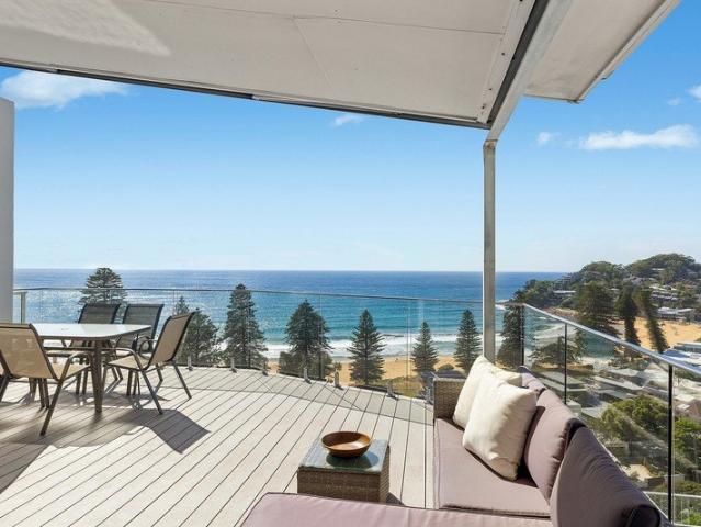 Perfect coastal escape with stunning views