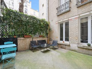 Perfect Elegant Ground Floor Apartment on Rue Général Négrier – Paris 7th Arrondissementt loft with nice city view, Paris Amsterdam Apartments for Rent