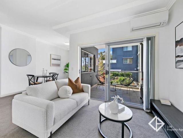 Perfect Entry Level Home At Prime Location| Cashflow Positive for Invester